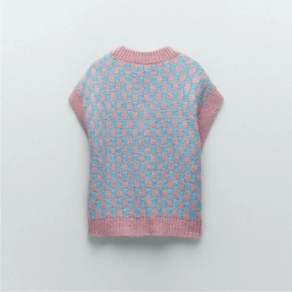 Pink and Blue printed knit Sweater Vest - Picture 12 of 12